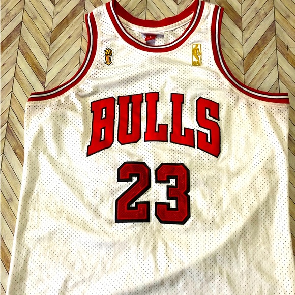Michael Jordan Jersey Mitchell & Ness 96-97 Hardwood Classics. Size L (44) White - Picture 1 of 8